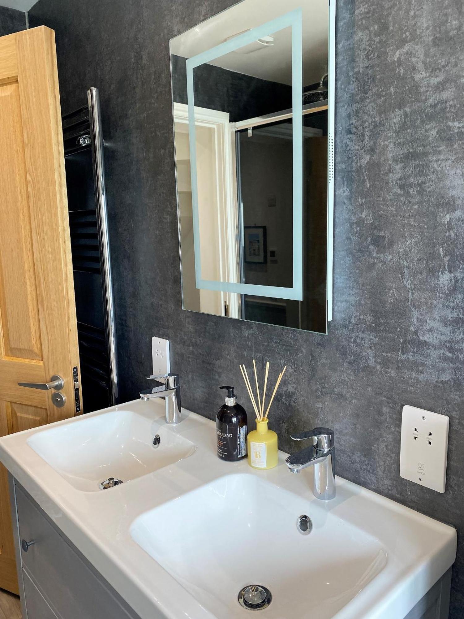 Superb Townhouse Near Vibrant Gloucester Road Bristol Kültér fotó