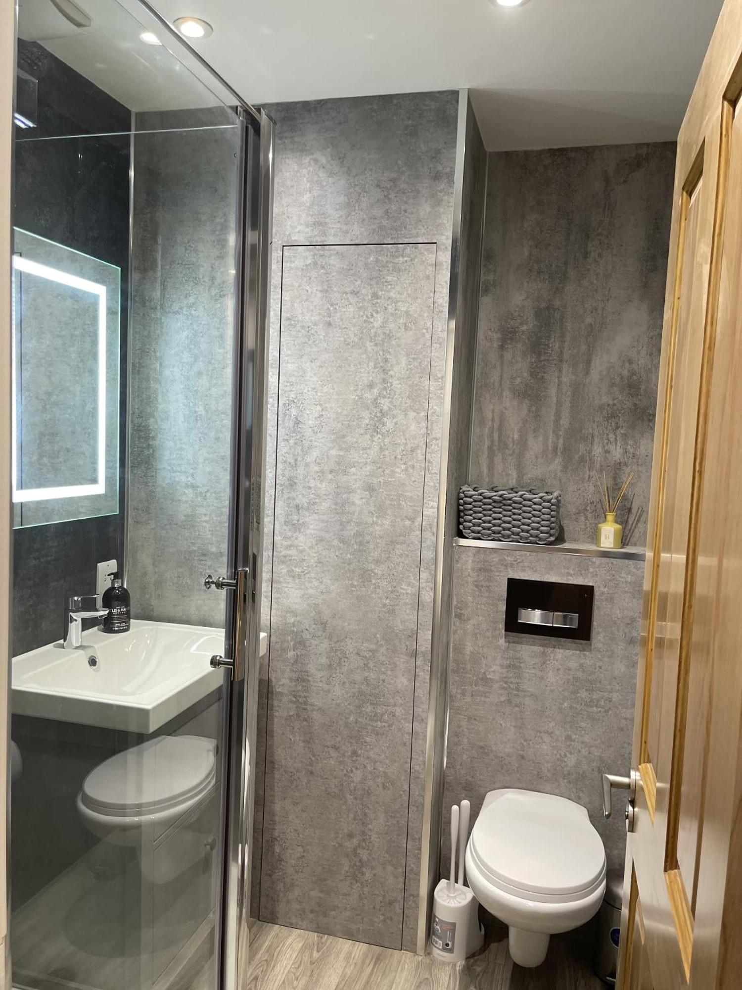 Superb Townhouse Near Vibrant Gloucester Road Bristol Kültér fotó